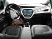 2018 Chevrolet Bolt EV Premier z VIN 1G1FX6S04J4114186, wystawiony jako Copart lot #42676723 z przebiegiem 111 183 mil mil oraz . Historia ofert i sprzedaży dostępna na DreamBid. Obrazek 8.