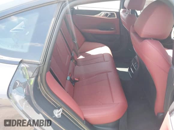 2025 BMW i4 M50 с VIN WBY33HD06SFU31826, выставлен на аукционе IAAI как лот 42100927 с пробегом 3 446 миль миль и . История ставок и продаж доступна на DreamBid. Изображение 8.