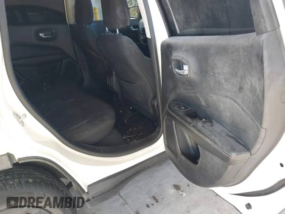 2018 Jeep Compass Sport с VIN 3C4NJDAB2JT223249, выставлен на аукционе IAAI как лот 43441538 с пробегом 97 682 миль миль и . История ставок и продаж доступна на DreamBid. Изображение 8.