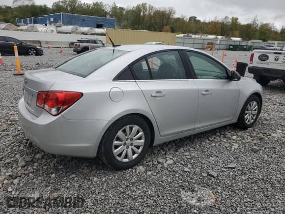 2011 Chevrolet Cruze LS с VIN 1G1PC5SH5B7252903, выставлен на аукционе Copart как лот 85578365 с пробегом 97 335 миль миль и Списание • Salvage title. История ставок и продаж доступна на DreamBid. Изображение 3.