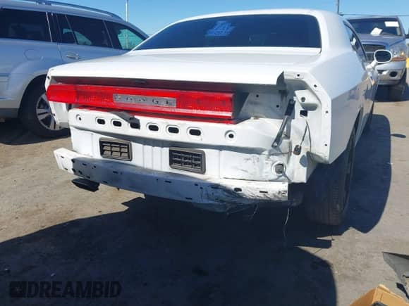 2013 Dodge Challenger SXT с VIN 2C3CDYAG9DH718941, выставлен на аукционе IAAI как лот 43406242 с пробегом 152 693 миль миль и . История ставок и продаж доступна на DreamBid. Изображение 6.