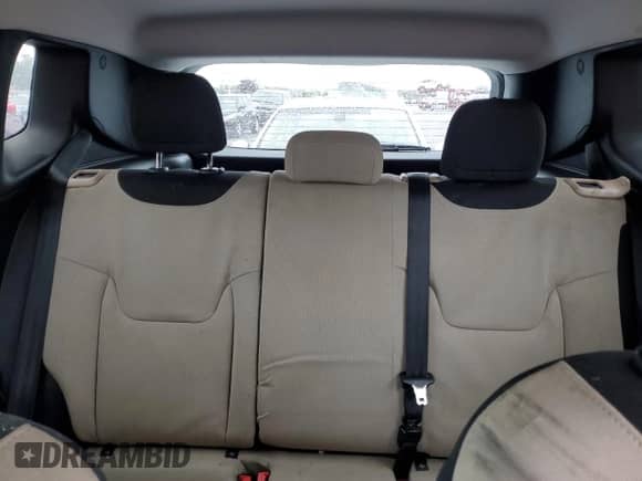 2017 Jeep Renegade Latitude z VIN ZACCJABB8HPF10438, wystawiony jako Copart lot #76149703 z przebiegiem 53 754 mil mil oraz Szkoda całkowita • Salvage title. Historia ofert i sprzedaży dostępna na DreamBid. Obrazek 10.
