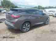 2018 Nissan Murano SV z VIN 5N1AZ2MG3JN116290, wystawiony jako IAAI lot #42501553 z przebiegiem 127 034 mil mil oraz . Historia ofert i sprzedaży dostępna na DreamBid. Obrazek 4.