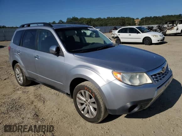 2013 Subaru Forester X Premium z VIN JF2SHADC7DH435733, wystawiony jako Copart lot #65692305 z przebiegiem 189 914 mil mil oraz Szkoda całkowita • Salvage title. Historia ofert i sprzedaży dostępna na DreamBid. Obrazek 4.