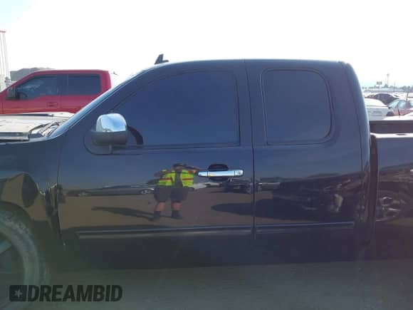 2010 Chevrolet Silverado 1500 LTZ with VIN 1GCSCTE02AZ288434, listed as a IAAI auction lot 43145197 with 126,988 mi miles and . Bid and sale history available at DreamBid. Image 15.