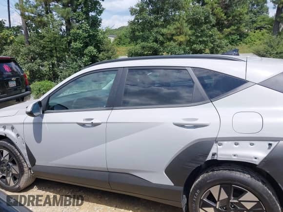 2024 Hyundai Kona SEL z VIN KM8HB3AB0RU063292, wystawiony jako IAAI lot #42818221 z przebiegiem 69 000 mil mil oraz . Historia ofert i sprzedaży dostępna na DreamBid. Obrazek 15.