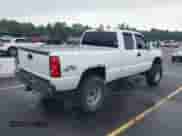 2004 Chevrolet Silverado 2500HD LT z VIN 1GCHK29164E130488, wystawiony jako IAAI lot #42934215 z przebiegiem 380 858 mil mil oraz . Historia ofert i sprzedaży dostępna na DreamBid. Obrazek 4.