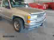 1999 Chevrolet Tahoe Z71 z VIN 1GNEK13R2XJ431421, wystawiony jako IAAI lot #42374646 z przebiegiem 282 894 mil mil oraz . Historia ofert i sprzedaży dostępna na DreamBid. Obrazek 15.