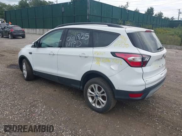2018 Ford Escape SE с VIN 1FMCU9GD1JUA17586, выставлен на аукционе IAAI как лот 43243779 с пробегом Не указан миль и . История ставок и продаж доступна на DreamBid. Изображение 3.