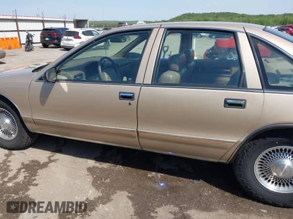 1996 Chevrolet Caprice 1SA Special Value with VIN 1G1BL52P9TR190980, listed as a IAAI auction lot 42019775 with 135,432 mi miles and . Bid and sale history available at DreamBid. Image 14.