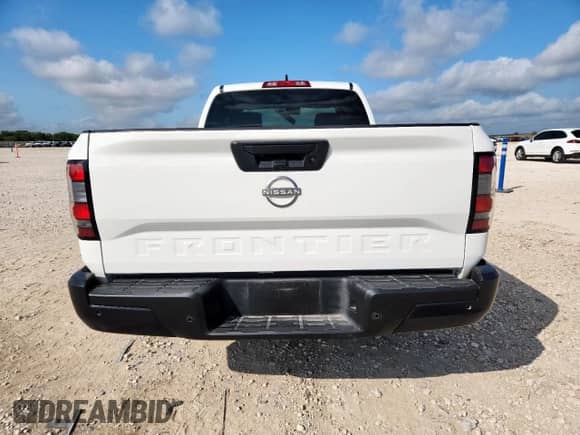 2025 Nissan Frontier S z VIN 1N6ED1CL6SN611370, wystawiony jako Copart lot #68118235 z przebiegiem 3 974 mil mil oraz Szkoda całkowita • Salvage title. Historia ofert i sprzedaży dostępna na DreamBid. Obrazek 6.