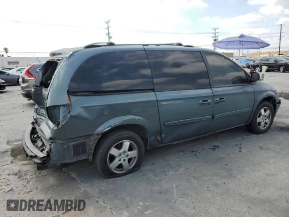 2006 Dodge Grand Caravan SXT with VIN 2D4GP44L16R884229, listed as a Copart auction lot 70498855 with 149,760 mi miles and Salvage title. Bid and sale history available at DreamBid. Image 3.