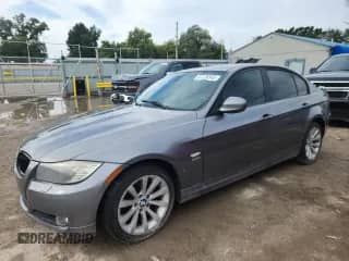 2011 BMW 3 Series 328i xDrive с VIN WBAPK7C56BF088011, выставлен на аукционе Copart как лот 81126545 с пробегом 157 470 миль миль и Списание • Salvage title. История ставок и продаж доступна на DreamBid. Изображение 1.