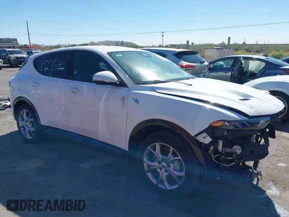 2024 Dodge Hornet R/T with VIN ZACPDFCW8R3A26916, listed as a IAAI auction lot 43457100 with 31,938 mi miles and . Bid and sale history available at DreamBid. Image 14.