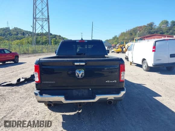 2020 Ram 1500 Big Horn z VIN 1C6SRFBT2LN214446, wystawiony jako IAAI lot #43329392 z przebiegiem 57 501 mil mil oraz . Historia ofert i sprzedaży dostępna na DreamBid. Obrazek 15.