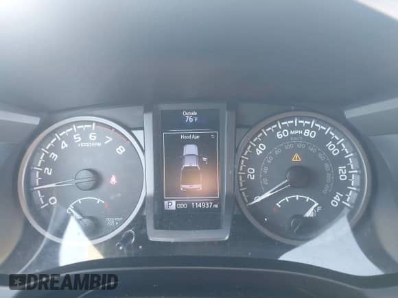 2017 Toyota Tacoma SR5 with VIN 3TMBZ5DNXHM006608, listed as a IAAI auction lot 43412044 with 114,937 mi miles and . Bid and sale history available at DreamBid. Image 7.