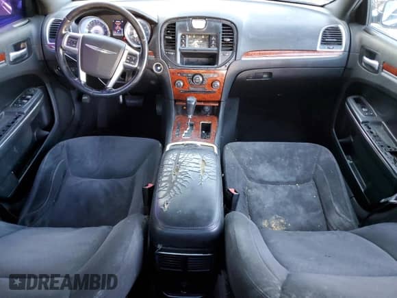 2012 Chrysler 300 с VIN 2C3CCAAGXCH116803, выставлен на аукционе Copart как лот 87457905 с пробегом 145 212 миль миль и Чистый • Clean title. История ставок и продаж доступна на DreamBid. Изображение 8.