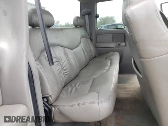 1999 GMC Sierra 1500 SLE с VIN 2GTEC19T7X1523238, выставлен на аукционе Copart как лот 52725825 с пробегом 259 925 миль миль и Списание • Salvage title. История ставок и продаж доступна на DreamBid. Изображение 10.