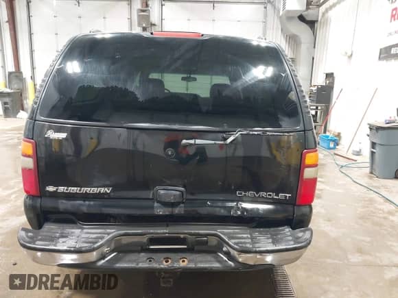 2002 Chevrolet Suburban Z71 z VIN 3GNFK16ZX2G334316, wystawiony jako IAAI lot #42452821 z przebiegiem 208 923 mil mil oraz . Historia ofert i sprzedaży dostępna na DreamBid. Obrazek 16.