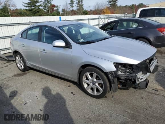 2015 Volvo S60 с VIN YV126MFA9F1316573, выставлен на аукционе Copart как лот 78624584 с пробегом 151 677 миль миль и Списание • Salvage title. История ставок и продаж доступна на DreamBid. Изображение 4.