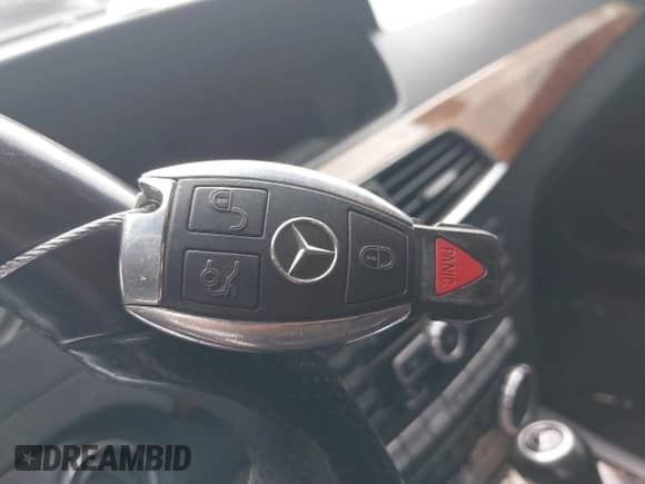 2013 Mercedes-Benz C 300 Sport с VIN WDDGF8AB4DR243233, выставлен на аукционе IAAI как лот 43098798 с пробегом 145 595 миль миль и . История ставок и продаж доступна на DreamBid. Изображение 11.