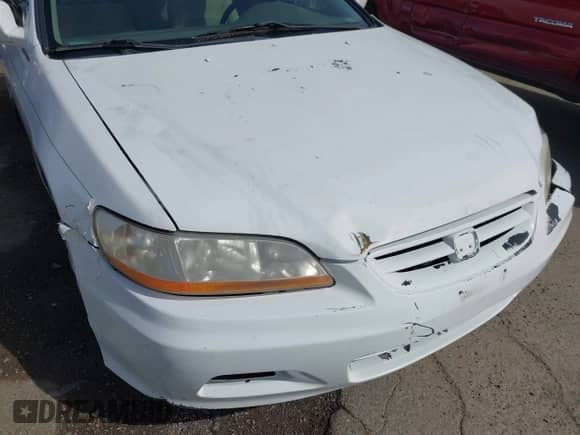 1999 Honda Accord EX z VIN 1HGCG3276XA021722, wystawiony jako IAAI lot #42096737 z przebiegiem 189 452 mil mil oraz . Historia ofert i sprzedaży dostępna na DreamBid. Obrazek 17.