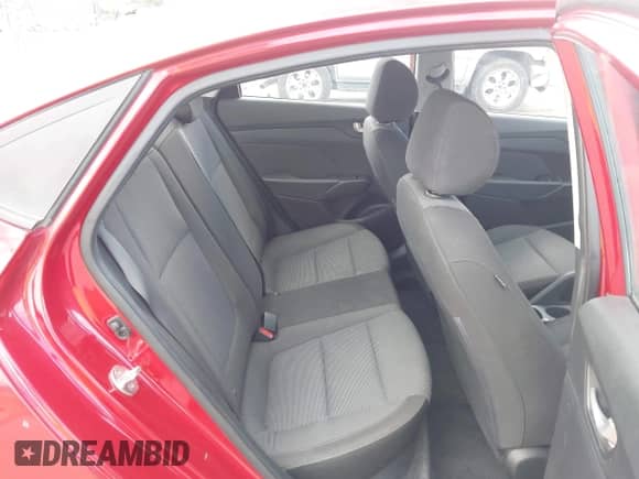 2018 Hyundai Accent SE z VIN 3KPC24A35JE014265, wystawiony jako IAAI lot #43349914 z przebiegiem 223 835 mil mil oraz . Historia ofert i sprzedaży dostępna na DreamBid. Obrazek 8.