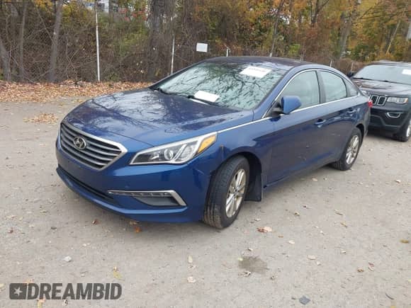 2015 Hyundai Sonata SE with VIN 5NPE24AF2FH186369, listed as a IAAI auction lot 43526146 with 68,494 mi miles and . Bid and sale history available at DreamBid. Image 2.