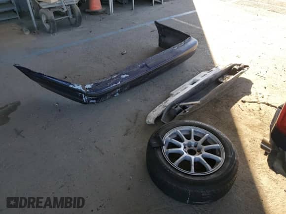 1990 Honda Accord LX z VIN JHMCB765XLC127200, wystawiony jako Copart lot #80770574 z przebiegiem 142 628 mil mil oraz Szkoda całkowita • Salvage title. Historia ofert i sprzedaży dostępna na DreamBid. Obrazek 14.