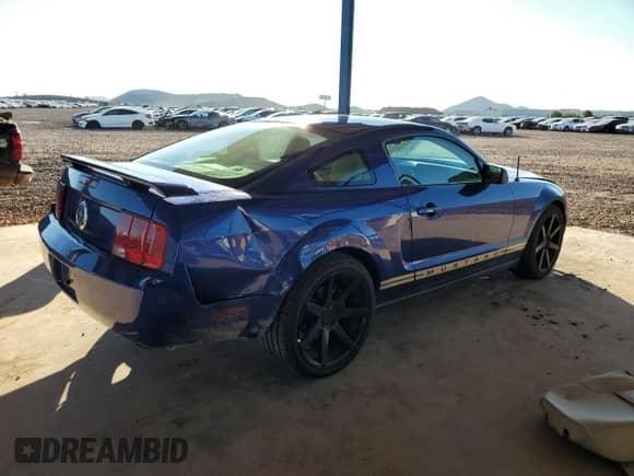 2005 Ford Mustang Deluxe z VIN 1ZVFT80N655138578, wystawiony jako Copart lot #81773235 z przebiegiem 113 121 mil mil oraz Szkoda całkowita • Salvage title. Historia ofert i sprzedaży dostępna na DreamBid. Obrazek 3.