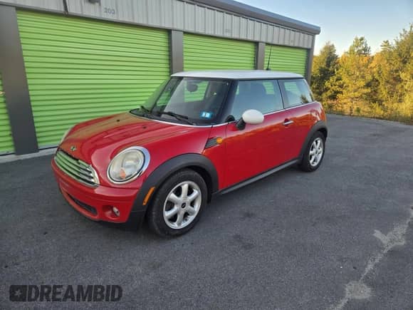 2007 MINI Hardtop с VIN WMWMF33517TU63263, выставлен на аукционе Copart как лот 85209115 с пробегом 124 207 миль миль и Чистый • Clean title. История ставок и продаж доступна на DreamBid. Изображение 2.