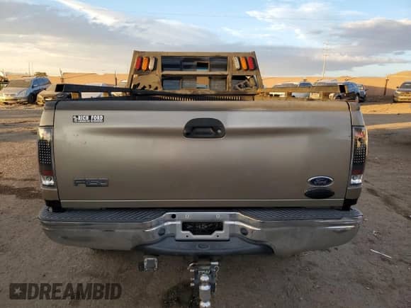 2002 Ford F-150 XL z VIN 1FTRF18262NB35586, wystawiony jako Copart lot #77114114 z przebiegiem 166 942 mil mil oraz Szkoda całkowita • Salvage title. Historia ofert i sprzedaży dostępna na DreamBid. Obrazek 6.