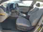 2018 Hyundai Elantra SE z VIN KMHD74LF9JU581265, wystawiony jako Copart lot #84745015 z przebiegiem 103 600 mil mil oraz Szkoda całkowita • Salvage title. Historia ofert i sprzedaży dostępna na DreamBid. Obrazek 7.