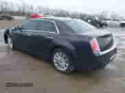 2013 Chrysler 300 C z VIN 2C3CCAKT2DH646633, wystawiony jako IAAI lot #41719487 z przebiegiem 115 363 mil mil oraz . Historia ofert i sprzedaży dostępna na DreamBid. Obrazek 3.