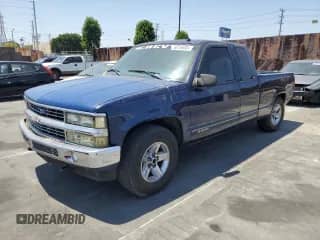 1998 Chevrolet Silverado 1500 z VIN 2GCEC19R4W1179287, wystawiony jako Copart lot #60756085 z przebiegiem 163 559 mil mil oraz Szkoda całkowita • Salvage title. Historia ofert i sprzedaży dostępna na DreamBid. Obrazek 1.