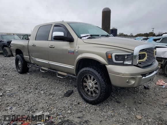 2009 Dodge 2500 SLT with VIN 3D7KS29L19G503353, listed as a Copart auction lot 82257134 with 323,703 mi miles and Salvage title. Bid and sale history available at DreamBid. Image 4.