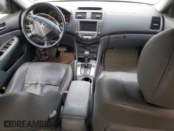 2006 Honda Accord with NAVI z VIN JHMCN36536C001894, wystawiony jako Copart lot #47628835 z przebiegiem 249 783 mil mil oraz Szkoda całkowita • Salvage title. Historia ofert i sprzedaży dostępna na DreamBid. Obrazek 8.