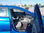 2018 Hyundai Elantra SEL z VIN 5NPD84LF5JH241607, wystawiony jako IAAI lot #43202764 z przebiegiem 102 098 mil mil oraz . Historia ofert i sprzedaży dostępna na DreamBid. Obrazek 5.