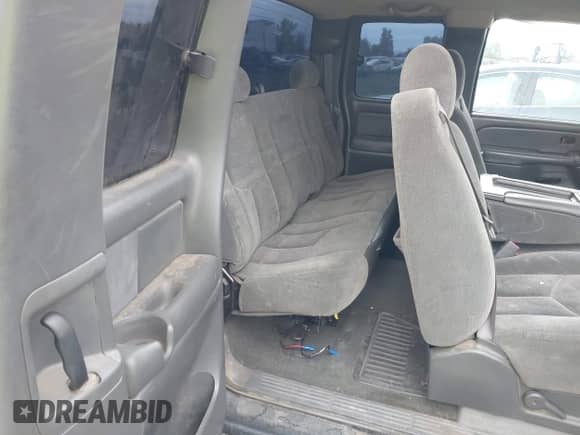 2004 Chevrolet Silverado 1500 LS with VIN 1GCEC19T74Z350324, listed as a IAAI auction lot 42268086 with 174,800 mi miles and . Bid and sale history available at DreamBid. Image 8.