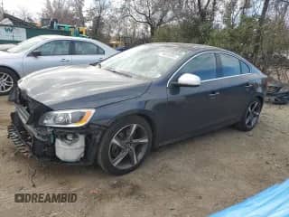 2015 Volvo S60 T6 R-Design Platinum с VIN YV1902TS7F1342056, выставлен на аукционе Copart как лот 79418384 с пробегом 224 403 миль миль и Списание • Salvage title. История ставок и продаж доступна на DreamBid. Изображение 1.