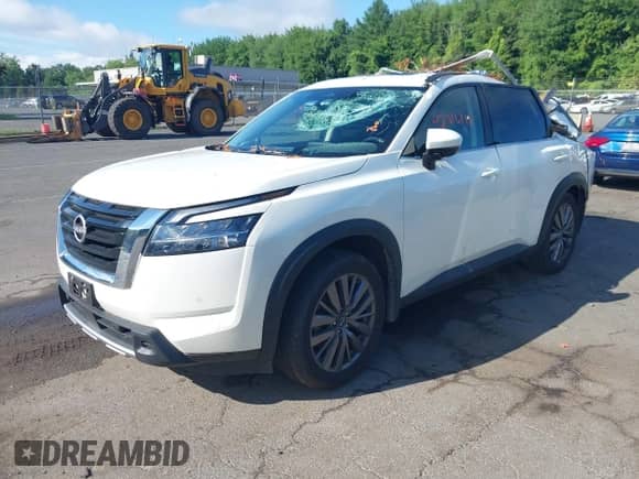 2024 Nissan Pathfinder SL with VIN 5N1DR3CD2RC283483, listed as a IAAI auction lot 42716112 with 8,887 mi miles and . Bid and sale history available at DreamBid. Image 17.