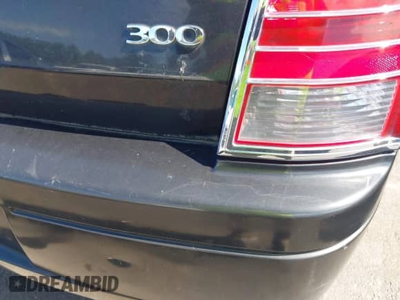 2006 Chrysler 300 with VIN 2C3KA43R56H484960, listed as a IAAI auction lot 42522592 with 200,012 mi miles and . Bid and sale history available at DreamBid. Image 13.