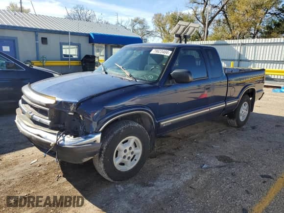 2001 Chevrolet S-10 LS с VIN 1GCDT19WX1K138172, выставлен на аукционе Copart как лот 79623404 с пробегом 167 179 миль миль и Списание • Salvage title. История ставок и продаж доступна на DreamBid. Изображение 1.
