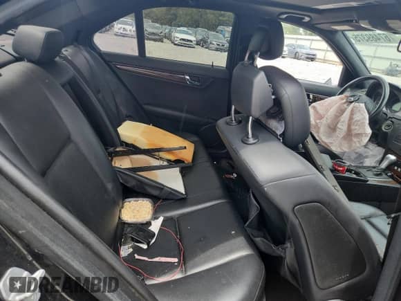 2011 Mercedes-Benz C 300 Sport z VIN WDDGF5EB8BR156487, wystawiony jako Copart lot #67489375 z przebiegiem 163 288 mil mil oraz Szkoda całkowita • Salvage title. Historia ofert i sprzedaży dostępna na DreamBid. Obrazek 10.