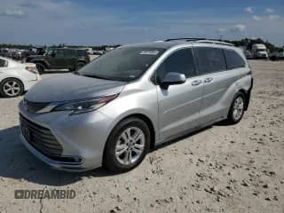 2022 Toyota Sienna Platinum с VIN 5TDESKFC5NS056923, выставлен на аукционе Copart как лот 89574865 с пробегом 60 883 миль миль и Списание • Salvage title. История ставок и продаж доступна на DreamBid. Изображение 1.