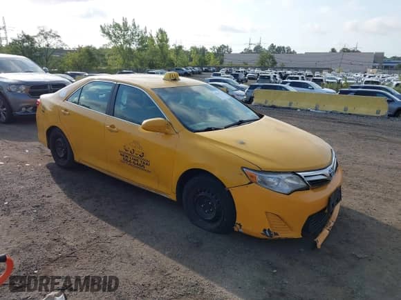 2014 Toyota Camry LE с VIN 4T1BD1FK3EU140714, выставлен на аукционе IAAI как лот 43065775 с пробегом 426 646 миль миль и . История ставок и продаж доступна на DreamBid. Изображение 1.
