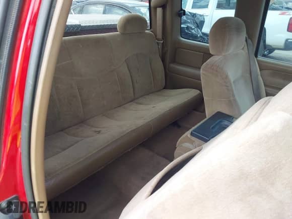 2000 Chevrolet Silverado 1500 with VIN 2GCEC19V5Y1260850, listed as a IAAI auction lot 42733389 with 263,427 mi miles and . Bid and sale history available at DreamBid. Image 8.