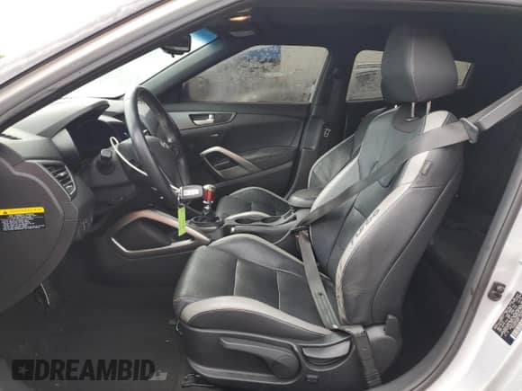 2016 Hyundai Veloster Turbo Rally Edition z VIN KMHTC6AE4GU282689, wystawiony jako Copart lot #69681295 z przebiegiem 85 036 mil mil oraz Szkoda całkowita • Salvage title. Historia ofert i sprzedaży dostępna na DreamBid. Obrazek 7.