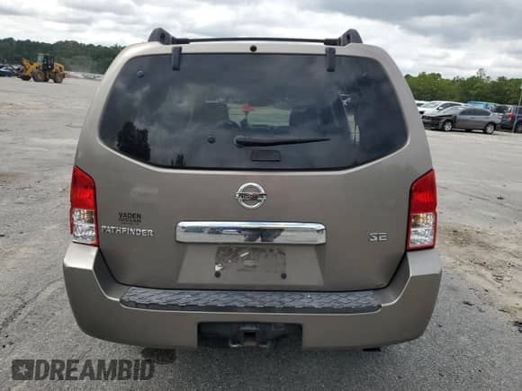 2005 Nissan Pathfinder SE z VIN 5N1AR18U65C747112, wystawiony jako Copart lot #68016305 z przebiegiem 162 033 mil mil oraz Szkoda całkowita • Salvage title. Historia ofert i sprzedaży dostępna na DreamBid. Obrazek 6.