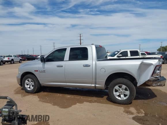 2016 Ram 1500 Tradesman z VIN 1C6RR7KM2GS121544, wystawiony jako IAAI lot #43322819 z przebiegiem 172 458 mil mil oraz . Historia ofert i sprzedaży dostępna na DreamBid. Obrazek 14.